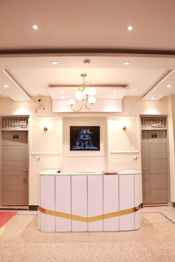 Amrit Hotel Yeni Delhi Dış mekan fotoğraf