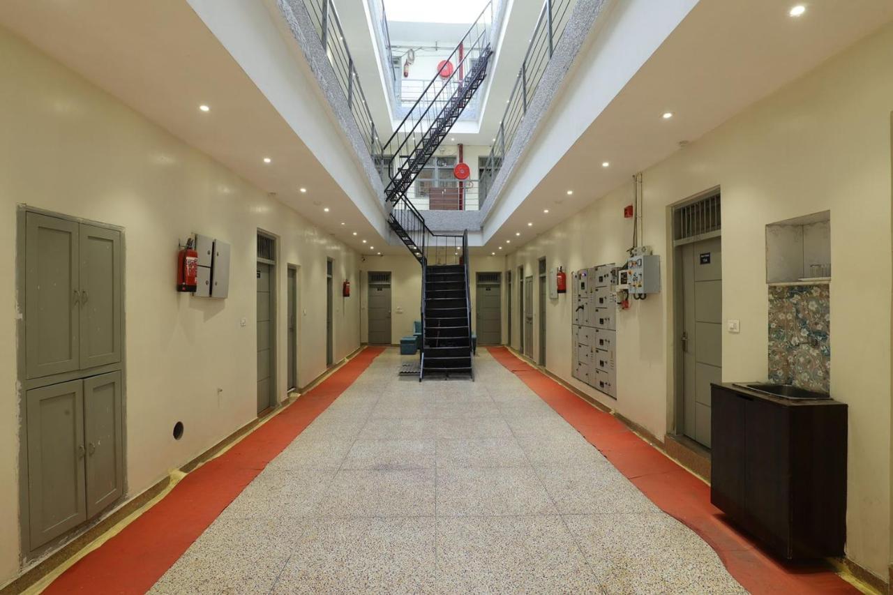Amrit Hotel Yeni Delhi Dış mekan fotoğraf