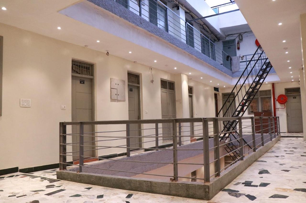 Amrit Hotel Yeni Delhi Dış mekan fotoğraf