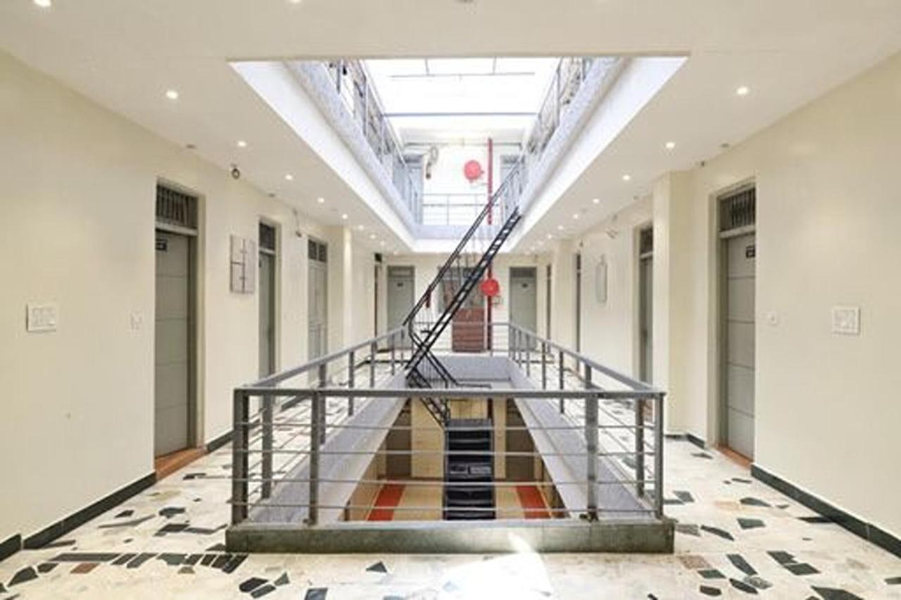 Amrit Hotel Yeni Delhi Dış mekan fotoğraf